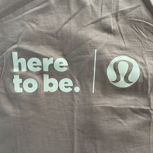 Lululemon lilac/maybe yoga/workout muscle tank - Picture 2 of 4